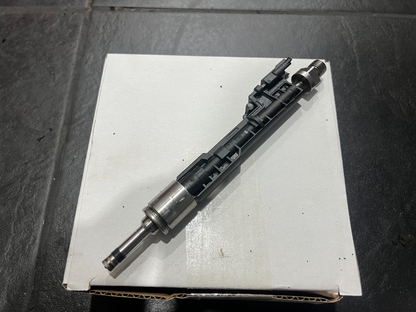 BMW F07 F10 F11 F06 F12 F13 F01 F02 50i N63 INJEKTOR EINSPRITZDÜSE 7599876